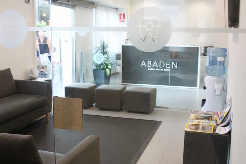 interior-clinica-dental-lloret-mar