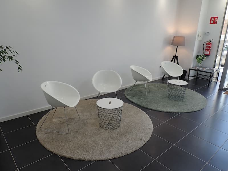sala-espera-clinica-dental-vilanova-geltru
